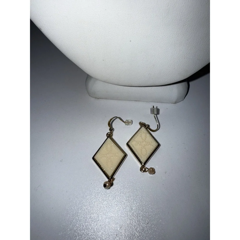 Lenox French Perles Ivory Women's Statement Necklace (18